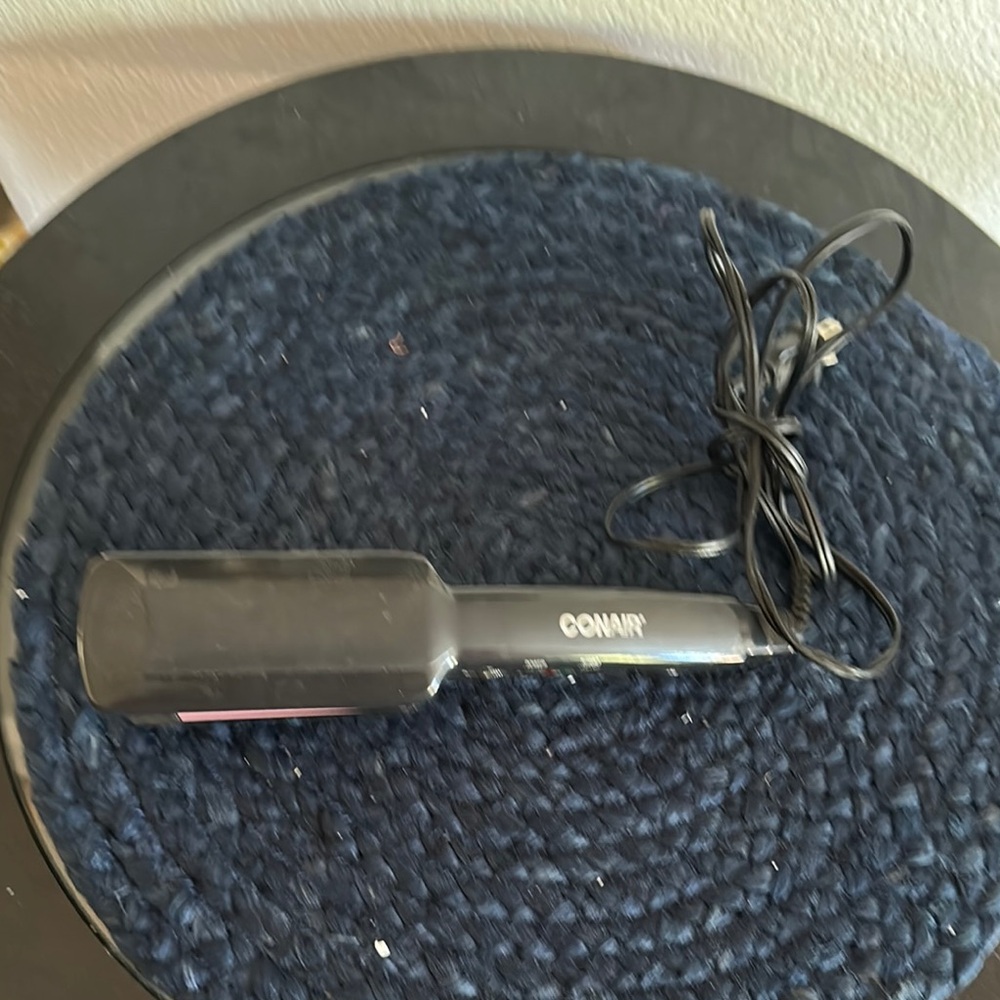 FINAL PRICE $5:  Conair hair flat iron